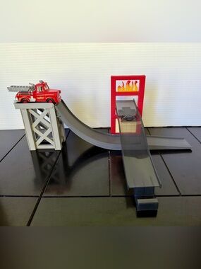 Disney Pixar Cars Toon Rescue Squad Mater “Race & Rescue” track set